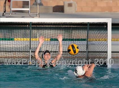 Thumbnail 3 in Huntington Park vs. Eagle Rock (CIF LA City Section Championship - Consulation) photogallery.