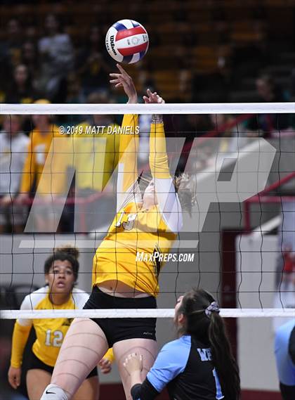 Thumbnail 3 in Pueblo West vs. Thomas Jefferson (CHSAA 4A Playoff) photogallery.