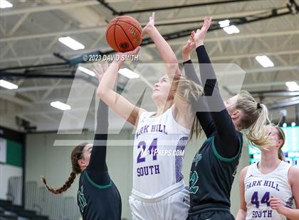 Thumbnail 2 in Staley vs. Park Hill South (MSHSAA Class 6 District 8 Championship) photogallery.