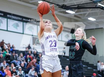 Thumbnail 1 in Staley vs. Park Hill South (MSHSAA Class 6 District 8 Championship) photogallery.