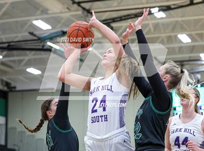 Thumbnail 1 in Staley vs. Park Hill South (MSHSAA Class 6 District 8 Championship) photogallery.