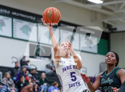 Thumbnail 1 in Staley vs. Park Hill South (MSHSAA Class 6 District 8 Championship) photogallery.