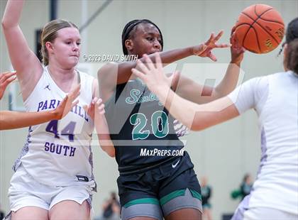 Thumbnail 2 in Staley vs. Park Hill South (MSHSAA Class 6 District 8 Championship) photogallery.
