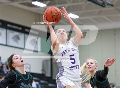 Thumbnail 3 in Staley vs. Park Hill South (MSHSAA Class 6 District 8 Championship) photogallery.
