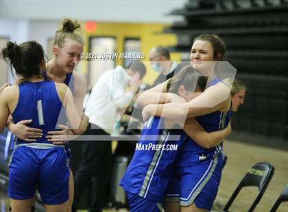 Thumbnail 2 in Greenbrier vs. Lake Hamilton (AAA 5A First Round Playoff) photogallery.