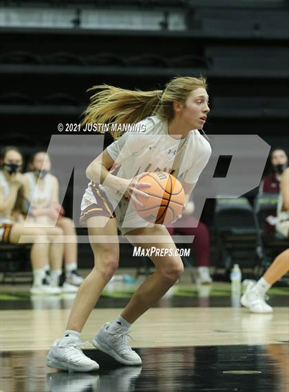 Thumbnail 2 in Greenbrier vs. Lake Hamilton (AAA 5A First Round Playoff) photogallery.
