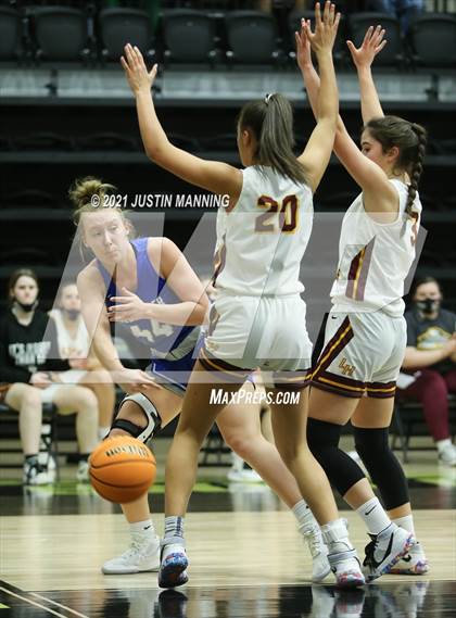 Thumbnail 2 in Greenbrier vs. Lake Hamilton (AAA 5A First Round Playoff) photogallery.