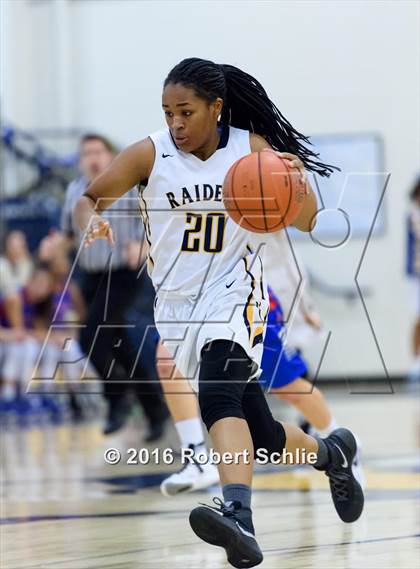 Thumbnail 1 in Folsom vs. River City (Trojan Toss-Up) photogallery.