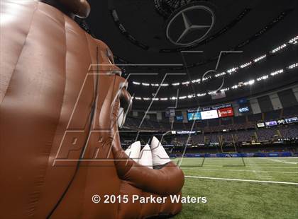 Thumbnail 2 in St. James vs. Lutcher (LHSAA Class 3A Final) photogallery.