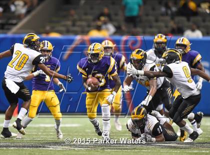 Thumbnail 2 in St. James vs. Lutcher (LHSAA Class 3A Final) photogallery.