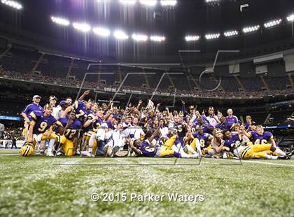 Thumbnail 2 in St. James vs. Lutcher (LHSAA Class 3A Final) photogallery.