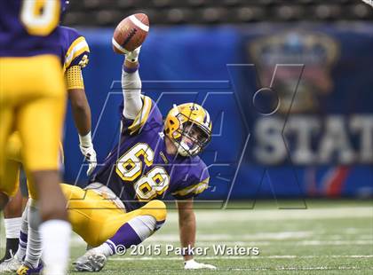 Thumbnail 1 in St. James vs. Lutcher (LHSAA Class 3A Final) photogallery.