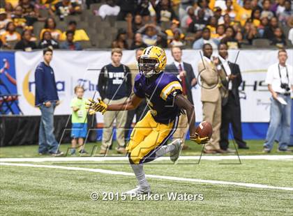 Thumbnail 2 in St. James vs. Lutcher (LHSAA Class 3A Final) photogallery.