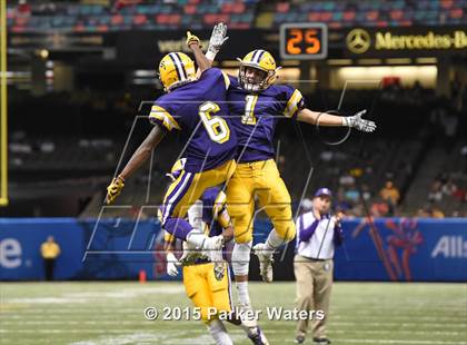Thumbnail 1 in St. James vs. Lutcher (LHSAA Class 3A Final) photogallery.