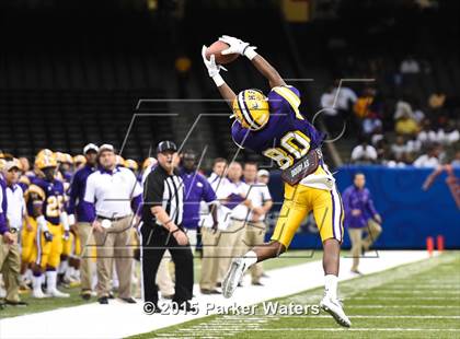 Thumbnail 1 in St. James vs. Lutcher (LHSAA Class 3A Final) photogallery.