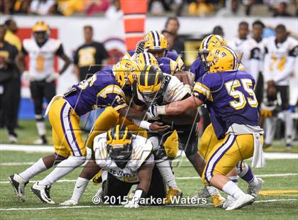 Thumbnail 1 in St. James vs. Lutcher (LHSAA Class 3A Final) photogallery.