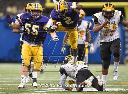 Thumbnail 2 in St. James vs. Lutcher (LHSAA Class 3A Final) photogallery.