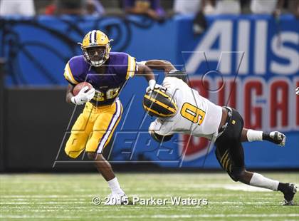 Thumbnail 3 in St. James vs. Lutcher (LHSAA Class 3A Final) photogallery.