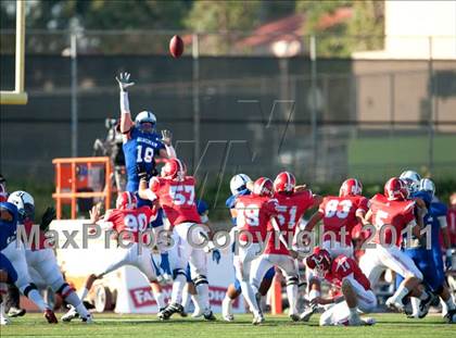 Thumbnail 3 in Bingham vs. Orange Lutheran (Mission Viejo Football Classic) photogallery.