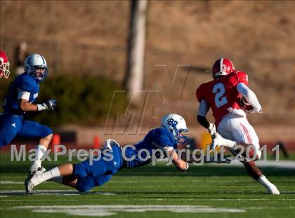 Thumbnail 3 in Bingham vs. Orange Lutheran (Mission Viejo Football Classic) photogallery.