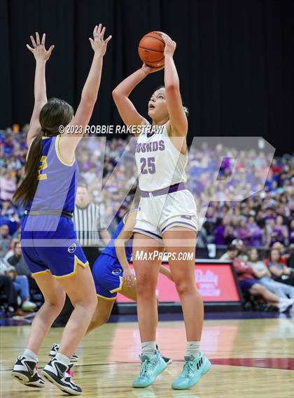 Thumbnail 2 in Boerne vs. Sunnyvale (UIL 4A Basketball State Semifinal) photogallery.