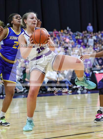Thumbnail 2 in Boerne vs. Sunnyvale (UIL 4A Basketball State Semifinal) photogallery.