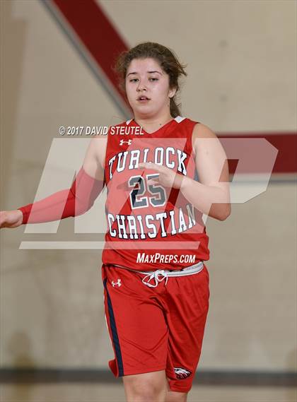Thumbnail 2 in Turlock Christian vs. Mesa Verde (Viking Classic) photogallery.