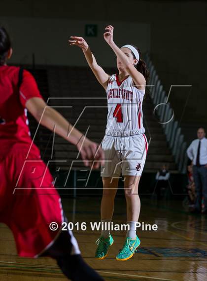 Thumbnail 2 in Jamesville-DeWitt vs. Floral Park Memorial (NYSPHSAA Class A Final) photogallery.