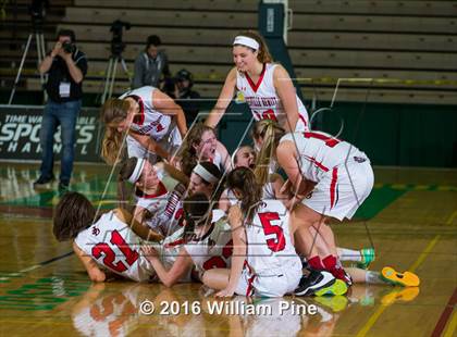 Thumbnail 2 in Jamesville-DeWitt vs. Floral Park Memorial (NYSPHSAA Class A Final) photogallery.