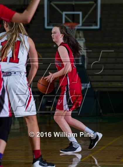 Thumbnail 3 in Jamesville-DeWitt vs. Floral Park Memorial (NYSPHSAA Class A Final) photogallery.