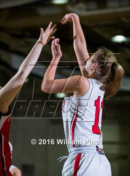 Thumbnail 3 in Jamesville-DeWitt vs. Floral Park Memorial (NYSPHSAA Class A Final) photogallery.