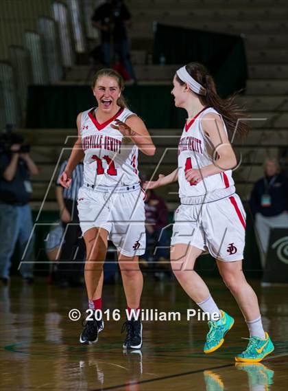 Thumbnail 1 in Jamesville-DeWitt vs. Floral Park Memorial (NYSPHSAA Class A Final) photogallery.