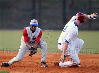 Thumbnail 2 in Tuscaloosa County vs. Huntsville photogallery.