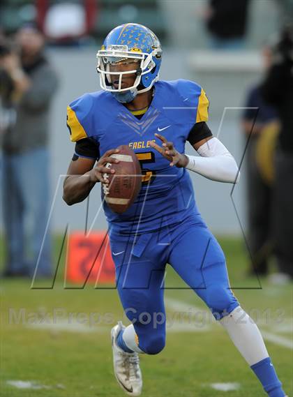 Thumbnail 2 in Central Catholic vs. Bakersfield Christian (CIF State D4 Final) photogallery.