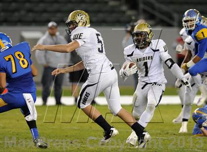 Thumbnail 3 in Central Catholic vs. Bakersfield Christian (CIF State D4 Final) photogallery.