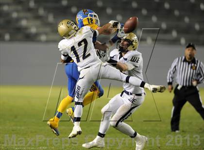 Thumbnail 1 in Central Catholic vs. Bakersfield Christian (CIF State D4 Final) photogallery.