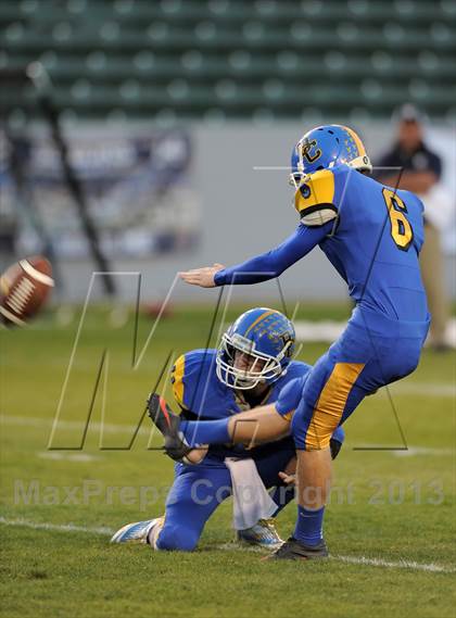 Thumbnail 2 in Central Catholic vs. Bakersfield Christian (CIF State D4 Final) photogallery.