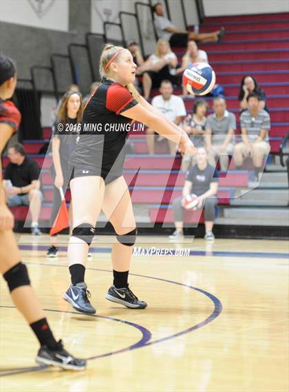 Thumbnail 2 in Dana Hills vs. Mission Viejo (OC Varsity Classic) photogallery.