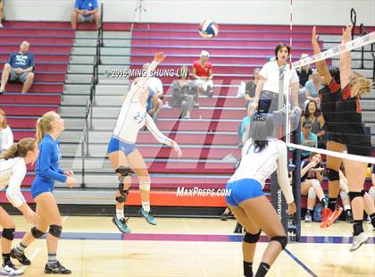 Thumbnail 1 in Dana Hills vs. Mission Viejo (OC Varsity Classic) photogallery.