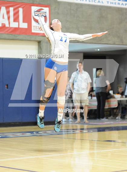 Thumbnail 3 in Dana Hills vs. Mission Viejo (OC Varsity Classic) photogallery.