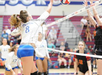 Thumbnail 2 in Dana Hills vs. Mission Viejo (OC Varsity Classic) photogallery.