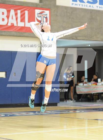 Thumbnail 2 in Dana Hills vs. Mission Viejo (OC Varsity Classic) photogallery.