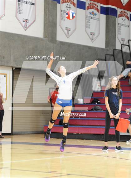 Thumbnail 1 in Dana Hills vs. Mission Viejo (OC Varsity Classic) photogallery.