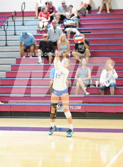 Thumbnail 2 in Dana Hills vs. Mission Viejo (OC Varsity Classic) photogallery.