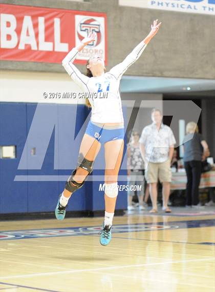 Thumbnail 2 in Dana Hills vs. Mission Viejo (OC Varsity Classic) photogallery.