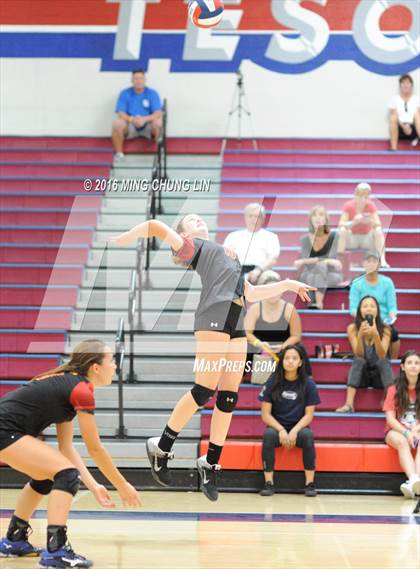 Thumbnail 3 in Dana Hills vs. Mission Viejo (OC Varsity Classic) photogallery.