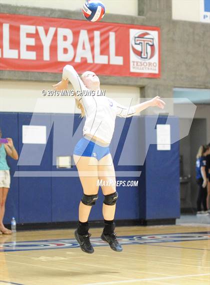 Thumbnail 2 in Dana Hills vs. Mission Viejo (OC Varsity Classic) photogallery.