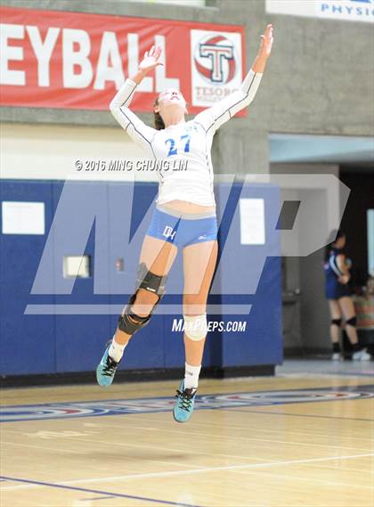 Thumbnail 2 in Dana Hills vs. Mission Viejo (OC Varsity Classic) photogallery.