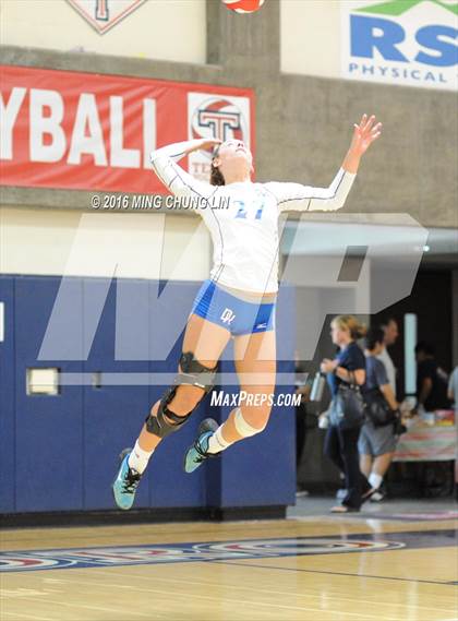 Thumbnail 2 in Dana Hills vs. Mission Viejo (OC Varsity Classic) photogallery.