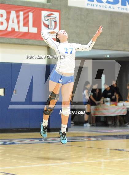 Thumbnail 3 in Dana Hills vs. Mission Viejo (OC Varsity Classic) photogallery.